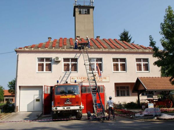 Počela obnova krovišta vatrogasnog doma u Grubišnom Polju