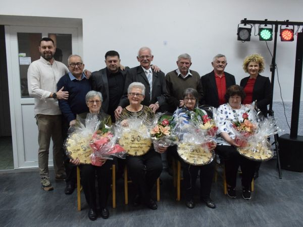 Četiri gradska bračna para bili su središte proslave zlatnog pira Četiri gradska bračna para bili su središte proslave zlatnog pira