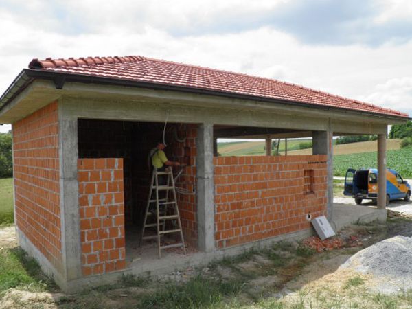 Radovi na izgradnji kuće za ispraćaj pokojnika u Ivanovu Selu dobro napreduju