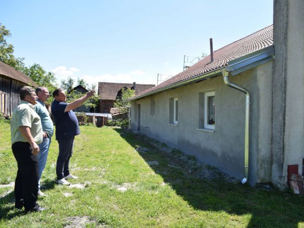 Obnova fasade, limarije i unutrašnjosti vatrogasnog doma u Donjoj Rašenici