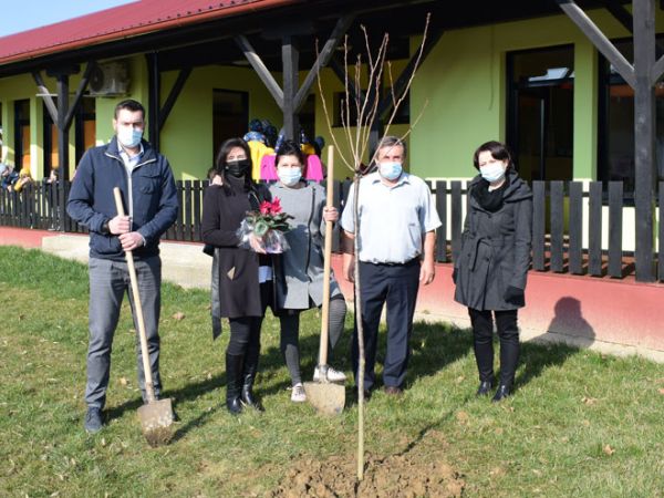 Pridružili se incijativi ‘Zasadi stablo, ne budi panj’