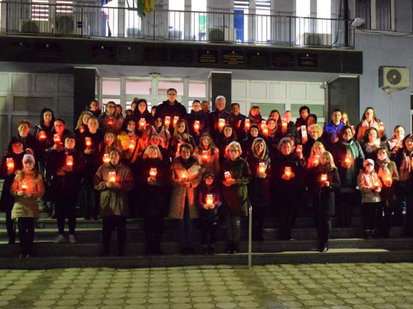I u Grubišnom Polju lampioni zasvijetlili u sjećanje na Vukovar i Škabrnju