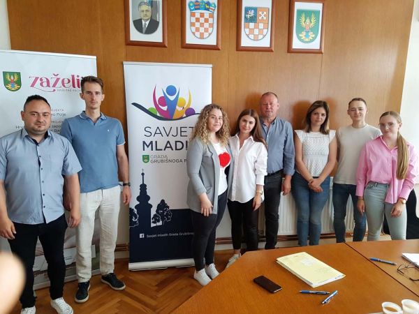 Ella Stipančić predsjednica Savjeta mladih Grada Grubišnoga Polja, Ana Šeliš zamjenica predsjednice