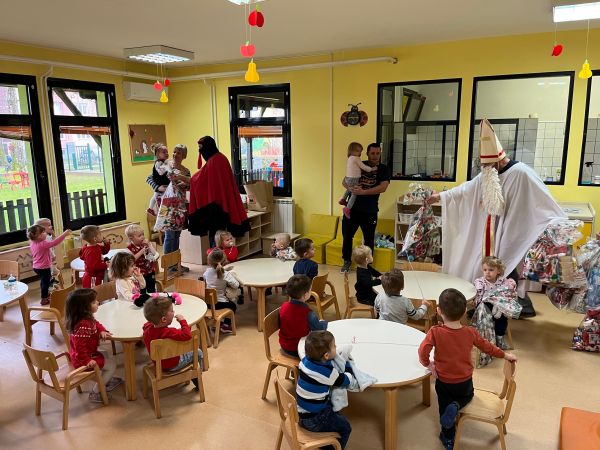 Sveti Nikola stigao s vrećom ispunjenom darovima za dobru djecu