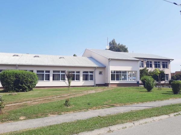 Objavljen Javni poziv za potpore za nabavu udžbenika prvih razreda SŠ Bartola Kašića za školsku godinu 2025./2026.