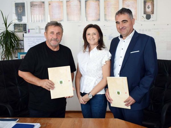 Osiguran besplatan prijevoz za sve učenike OŠ I.N. Jemeršića i u narednoj školskoj godini