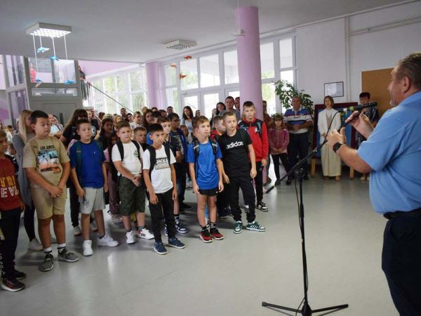 Počela nova školska godina, u grubišnopoljskoj osnovnoj školi 18 prvašića više nego lani !