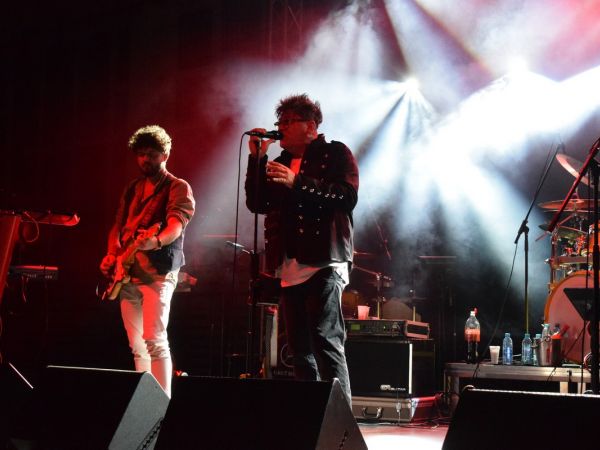 Povodom Dana grada koncert održala Crvena jabuka