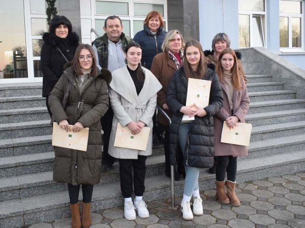 Potpisana četiri nova ugovora za dodjelu gradskih stipendija