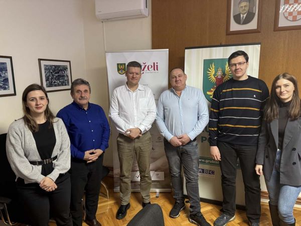 Potpisani ugovori s izvođačem radova na energetskoj obnovi zgrade gradske uprave