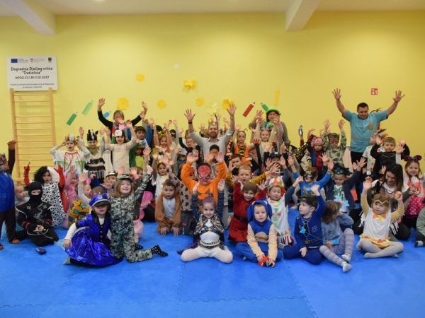 Gradonačelnik Zlatko Pavičić povodom Fašnika posjetio maskirane vrtićarce