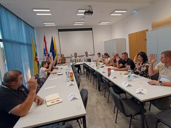 Gradsko vijeće potvrdilo Dražena Vereša za direktora Komunalca, donijelo odluku od dodjeli javnih priznanja Gradsko vijeće potvrdilo Dražena Vereša za direktora Komunalca, donijelo odluku od dodjeli javnih priznanja