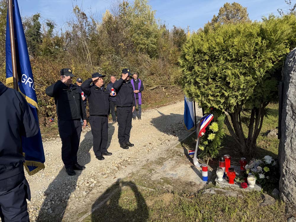 Obilježena 33. godišnjica pogibije Ivana Škeca i Vinka Salaja