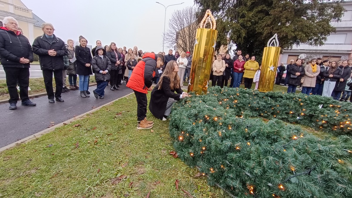 Upaljena i treća svijeća adventskoga vijenca, održana treća večer Adventa na Južnoj Bilogori 