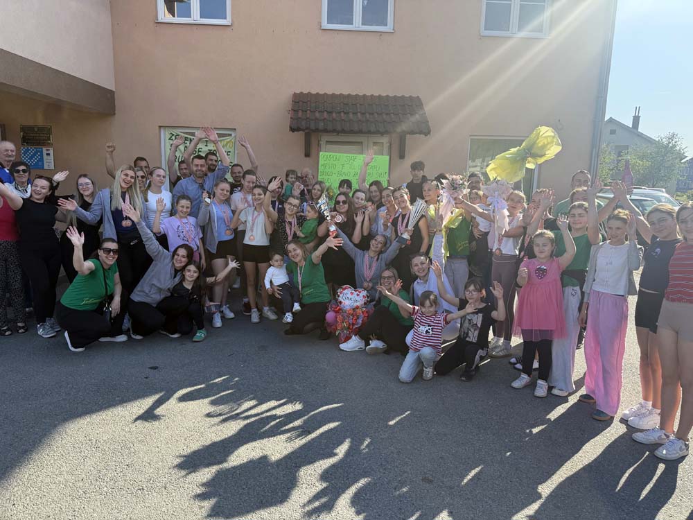 Mažoretkinje se iz Zadra vratile s naramkom odličja