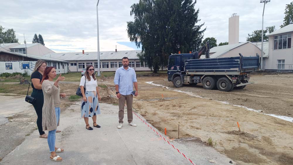Radovi napreduju dobro, igralište će biti dovršeno u roku