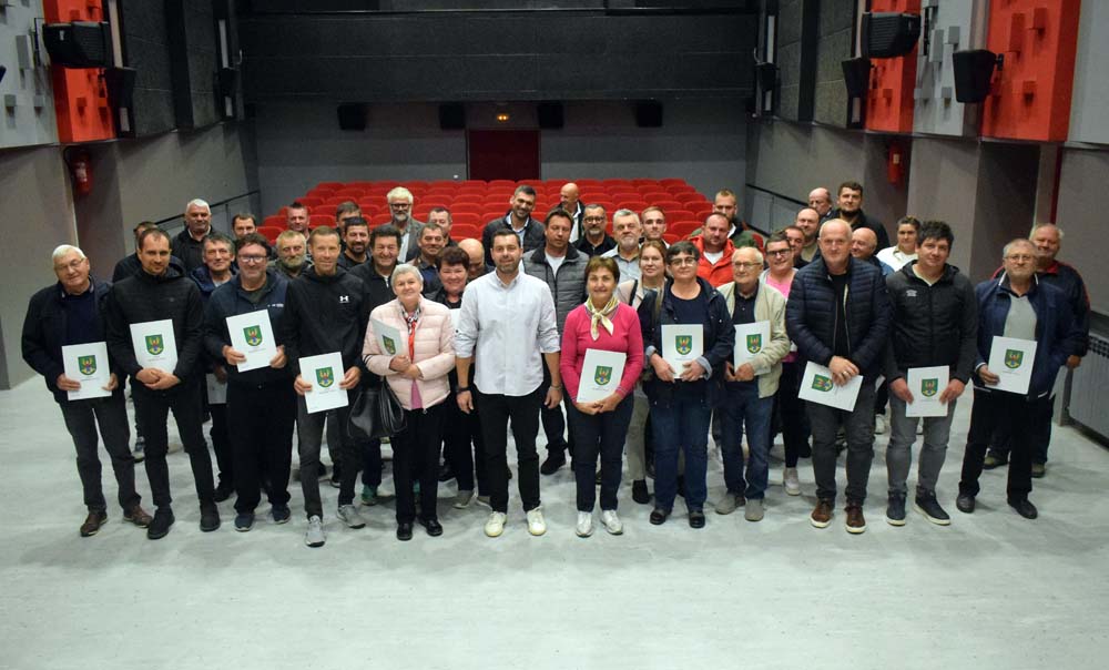 Gradonačelnik uručio 80 odluka o potporama za poticanje poljoprivrede na području grada