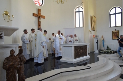 Posveta oltara u crkvi Svih svetih Veliki Zdenci