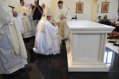 Posveta oltara u crkvi Svih svetih Veliki Zdenci
