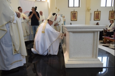 Posveta oltara u crkvi Svih svetih Veliki Zdenci