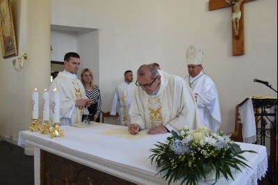 Posveta oltara u crkvi Svih svetih Veliki Zdenci